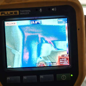 תצוגת מצלמה תרמית עם מדידת טמפרטורה