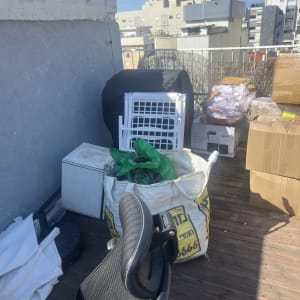 ארגזים וציוד על גג, קשור להובלה