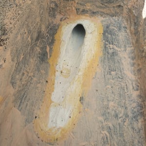 פתח ניקוז על גג עם חומר איטום מסביב