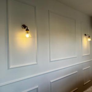 קיר גבס עם תאורה ושקעים