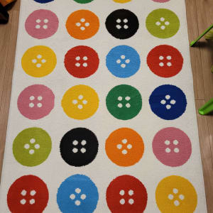 שטיח לאחר ניקוי. היה מלא כתמים