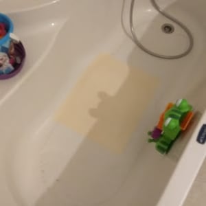 אחרי התיקון. לפני צביעת הפיברגלס ללבן