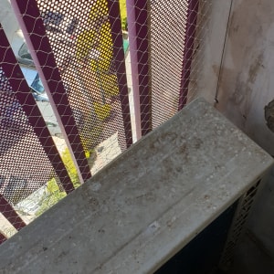 רשת למניעת כניסת יונים על מרפסת