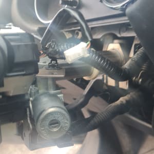 מנעול הצתה לרכב עם חוטים מחוברים