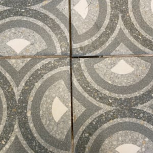 האריחים לפני העבודה