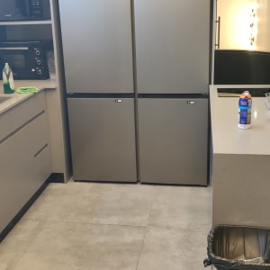 שיש מובח מימין ושמאל