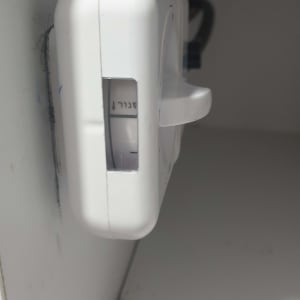 שסתום גז לבן עם ידית סיבוב