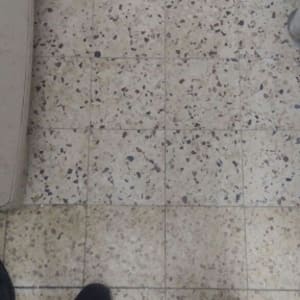 החלק הבהיר הוא ריצוף חדש