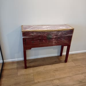 רהיט עטוף בניילון למעבר דירה