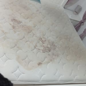 מזרון לפני ניקוי