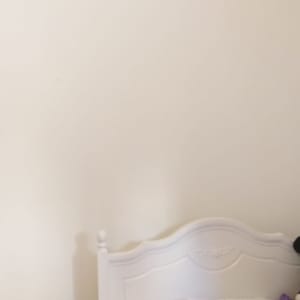 קיר לבן חלק ללא אלמנטים של ציור