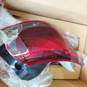 פנס אחורי לרכב באריזת קרטון עם ניילון בועות