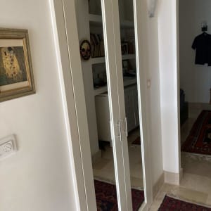 דלתות כניסה לחדר ארונות