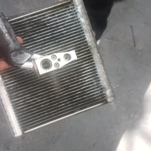 מחזיק מחליף חום עם צינור מתכת