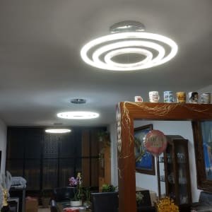 התקנת גופני תאורה.