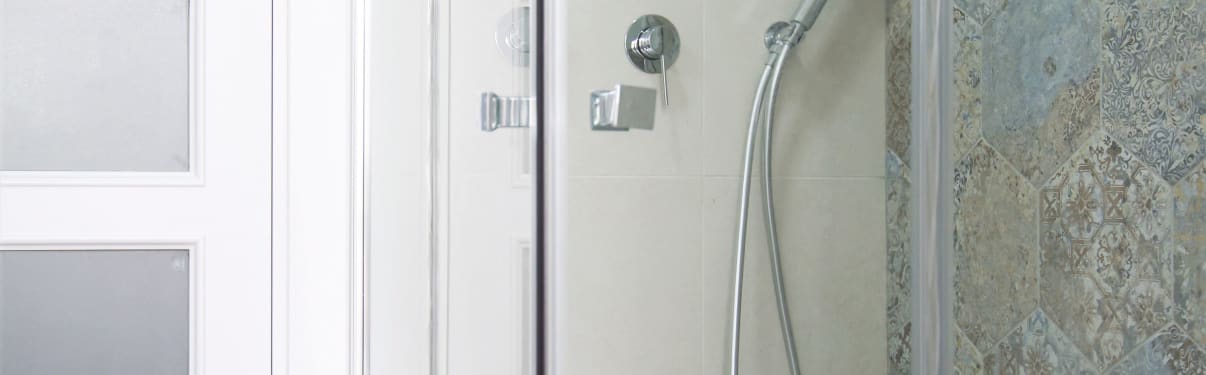 חידוש מקלחון פינתי