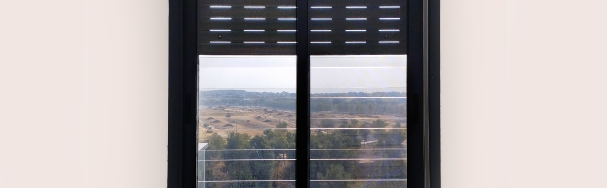 סורג שקוף לחלון