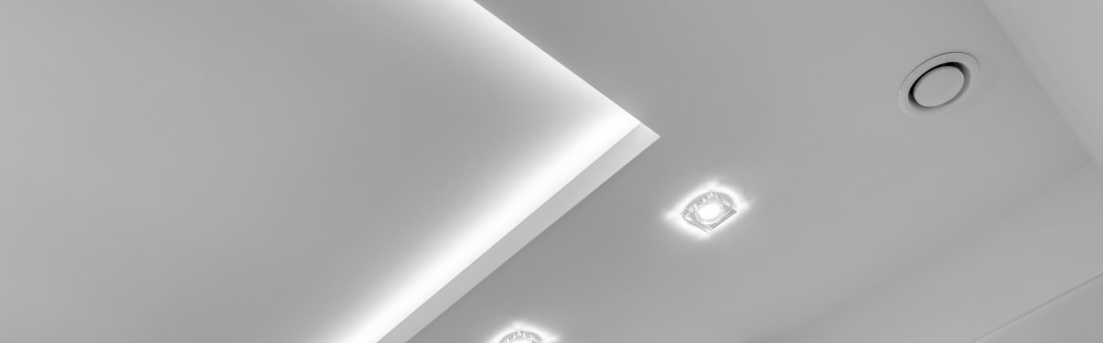 תקרת גבס עם תאורה נסתרת