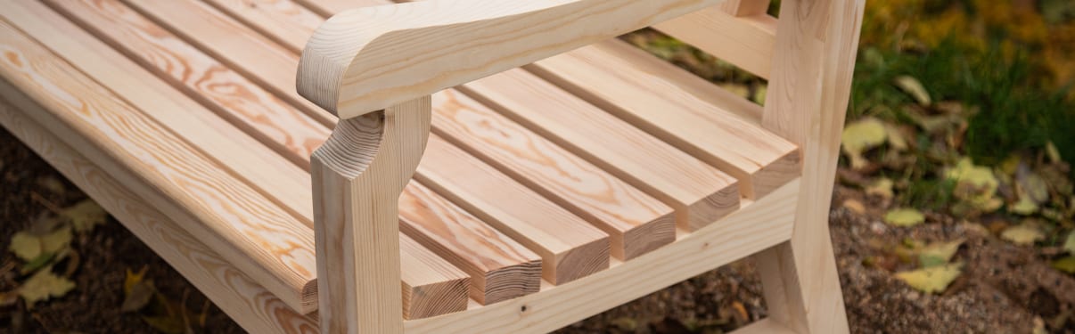 ספסל עץ לגינה