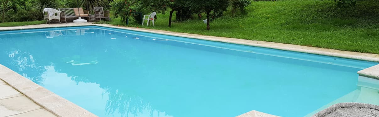 בריכה ביתית