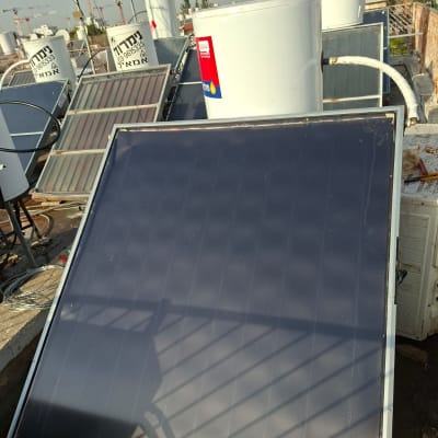 דודי שמש וקולטים על גג