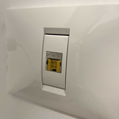 שקע רשת קטגוריה 6A עם חיבור צהוב