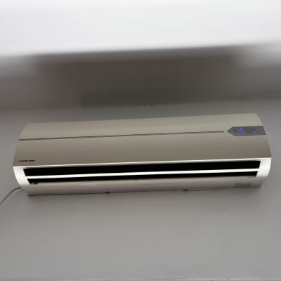 מזגן קיר עם תצוגת טמפרטורה 20 מעלות