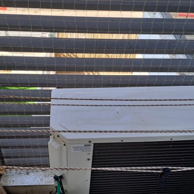 רשת למניעת כניסת יונים על מזגן חיצוני