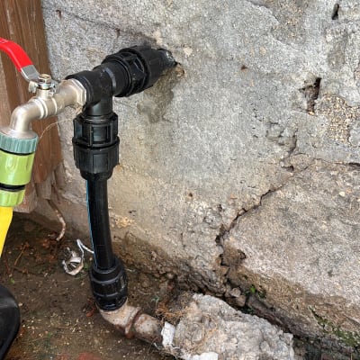 צנרת ותיקון קיר בתחום האינסטלציה