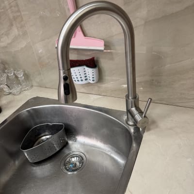 כיור נירוסטה עם ברז וכלי ניקוי