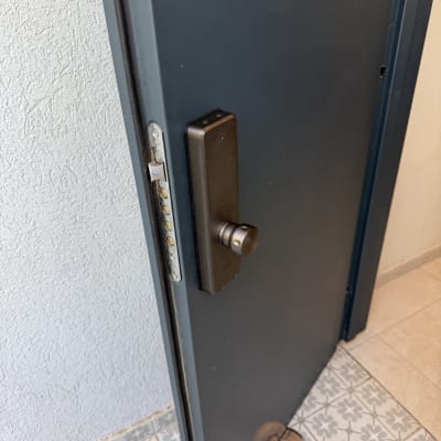 מנעול דלת מתכת עם ידית חכמה