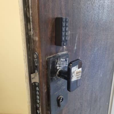 מנעול דלת עם לוח מקשים מספרי