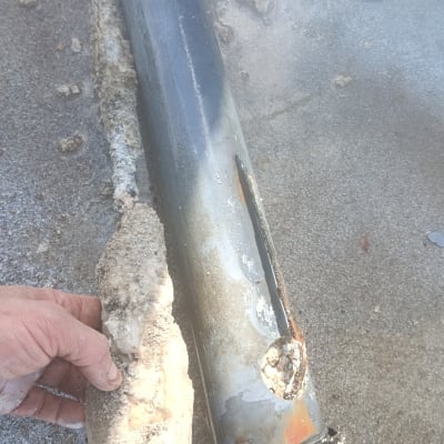 חלקי דוד שמש עם קורוזיה והצטברות אבנית