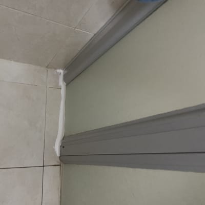 תמונה של פינת מקלחת עם איטום חדש