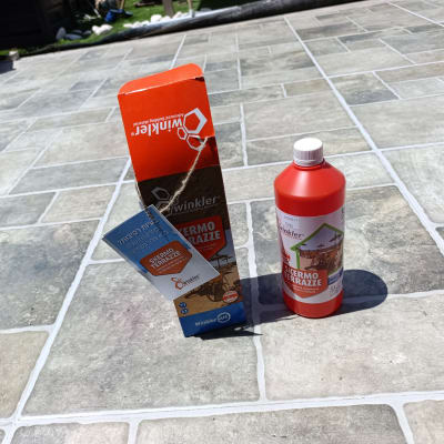 מוצרים לאיטום על רצפת מרפסת