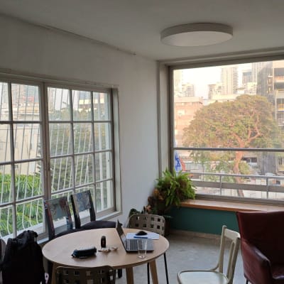 תמונה אינה מציגה עבודה בתחום