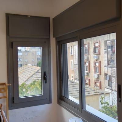 חלונות עם מסגרות אטומות לאוויר