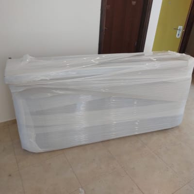 מזרן עטוף בניילון מוכן להובלה