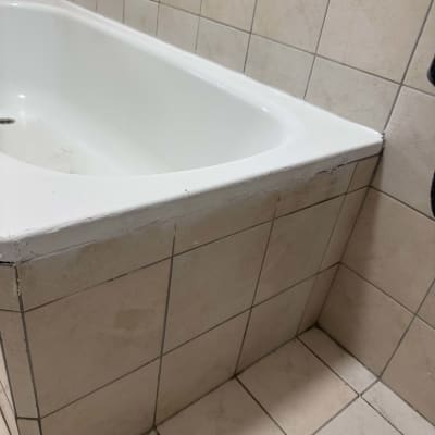 אמבטיה עם אריחים, עבודה בתחום השיפוצים