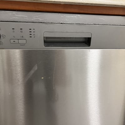 מדיח כלים נירוסטה עם כפתורי שליטה