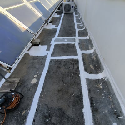 איטום גג עם חומרי איטום לבנים