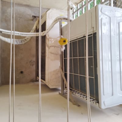 יחידות מיזוג אוויר עם רשת למניעת כניסת יונים