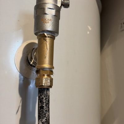 שסתום סולארי על דוד שמש