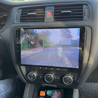 מערכת ניווט לרכב עם מצלמת רוורס