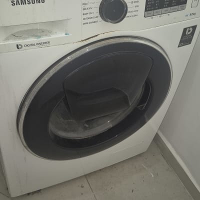 מכונת כביסה סמסונג עם חיבורים לקיר