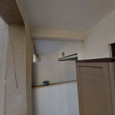 רשת למניעת כניסת יונים במרפסת