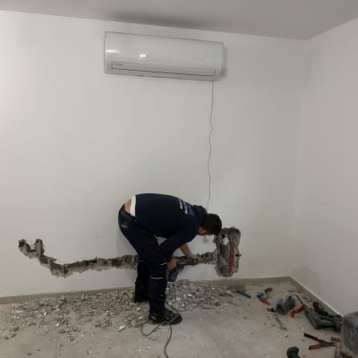 תיקון צנרת בקיר