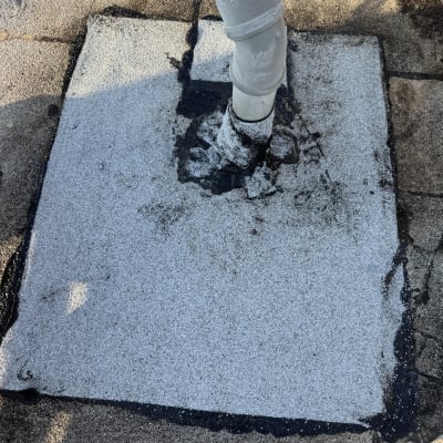 איטום גג סביב צינור עם חומרי איטום