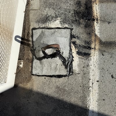 תיקון איטום על גג עם חומרי איטום