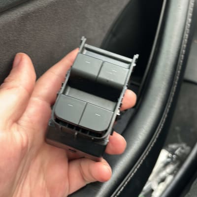 מתג חלונות לרכב מוחזק ביד